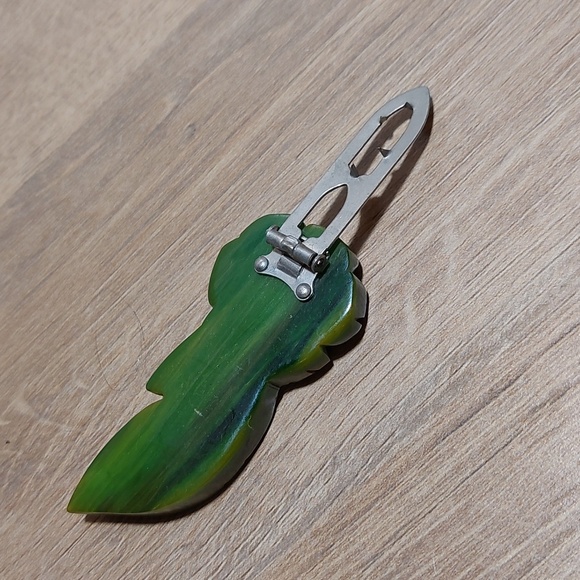 Vintage Bakelite Spinach Green Flower Dress Clip Art Deco Era Collectible - Picture 7 of 9